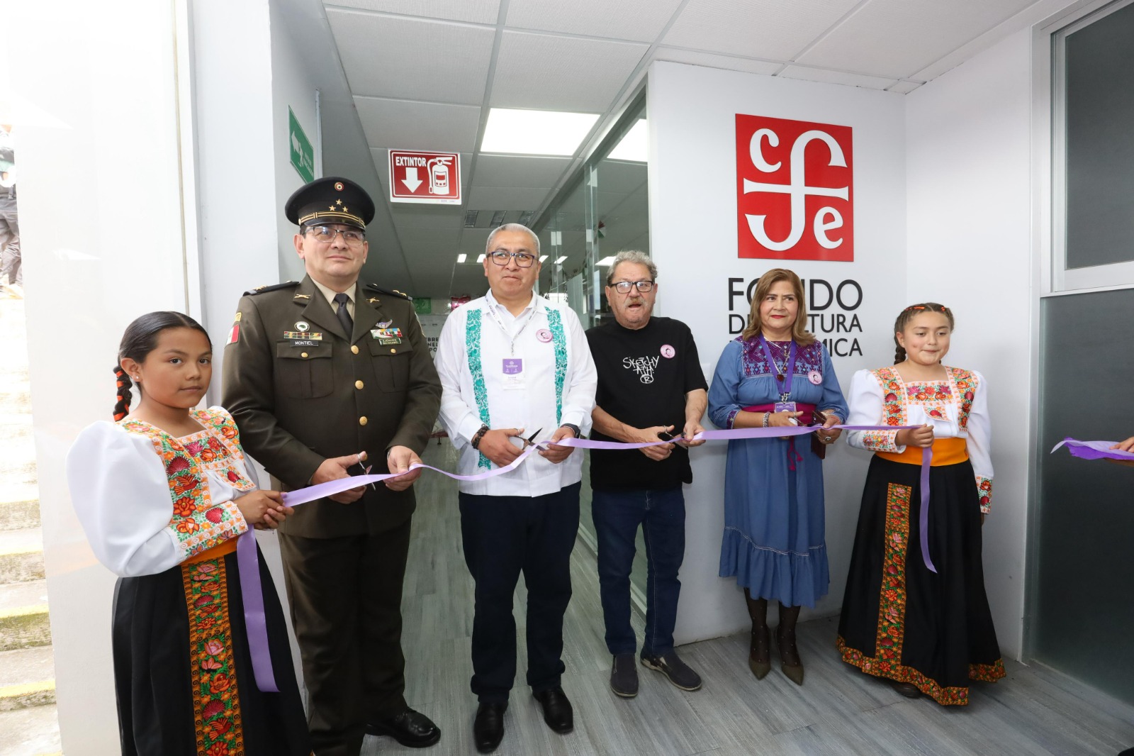Inaugura Paco Ignacio Taibo II librería del Fondo de Cultura Económica Nellie Campobello en la SEPE